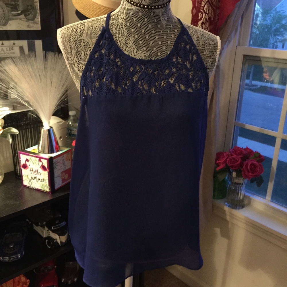 💙AVAILABLE💙 Crochet Inset Hi-Lo Top